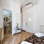 Pensión La Cittadella 2*